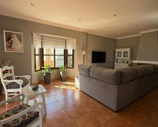 Sala d'estar de Casa o xalet en venda en El Puerto de Santa María amb Aire condicionat, Jardí privat i Traster