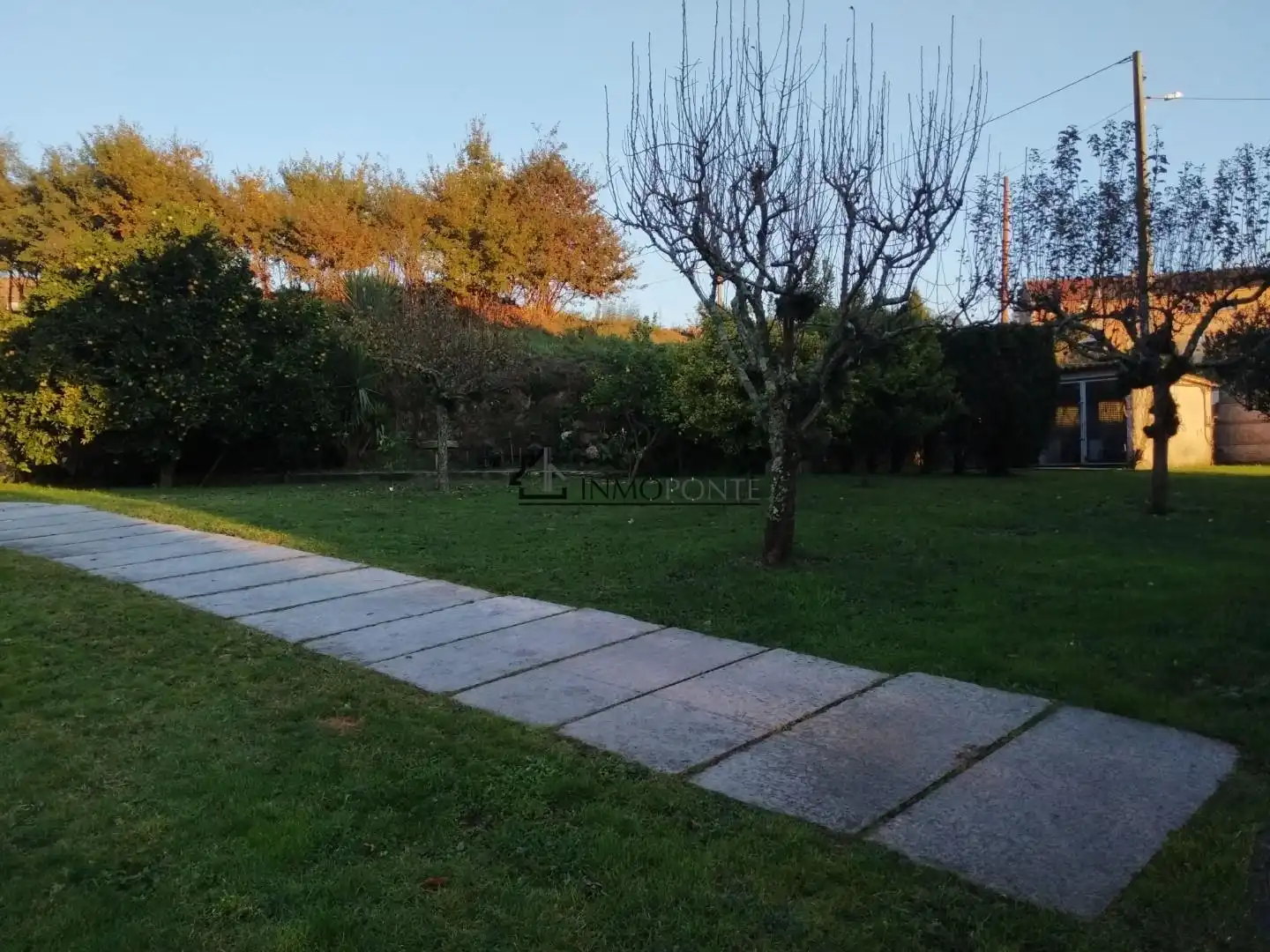 Casa o xalet en venda en Pontevedra Capital  amb Jardí privat