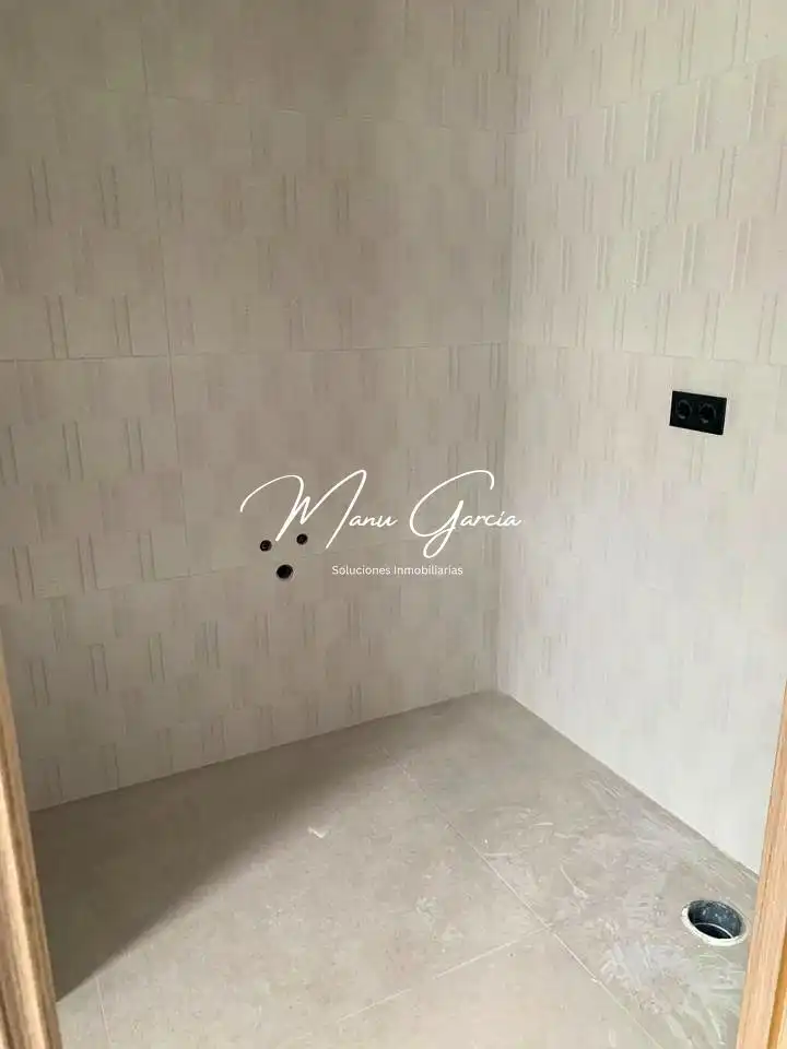 Baño de Casa adosada en venta en Lucena con Aire acondicionado, Calefacción y Jardín privado