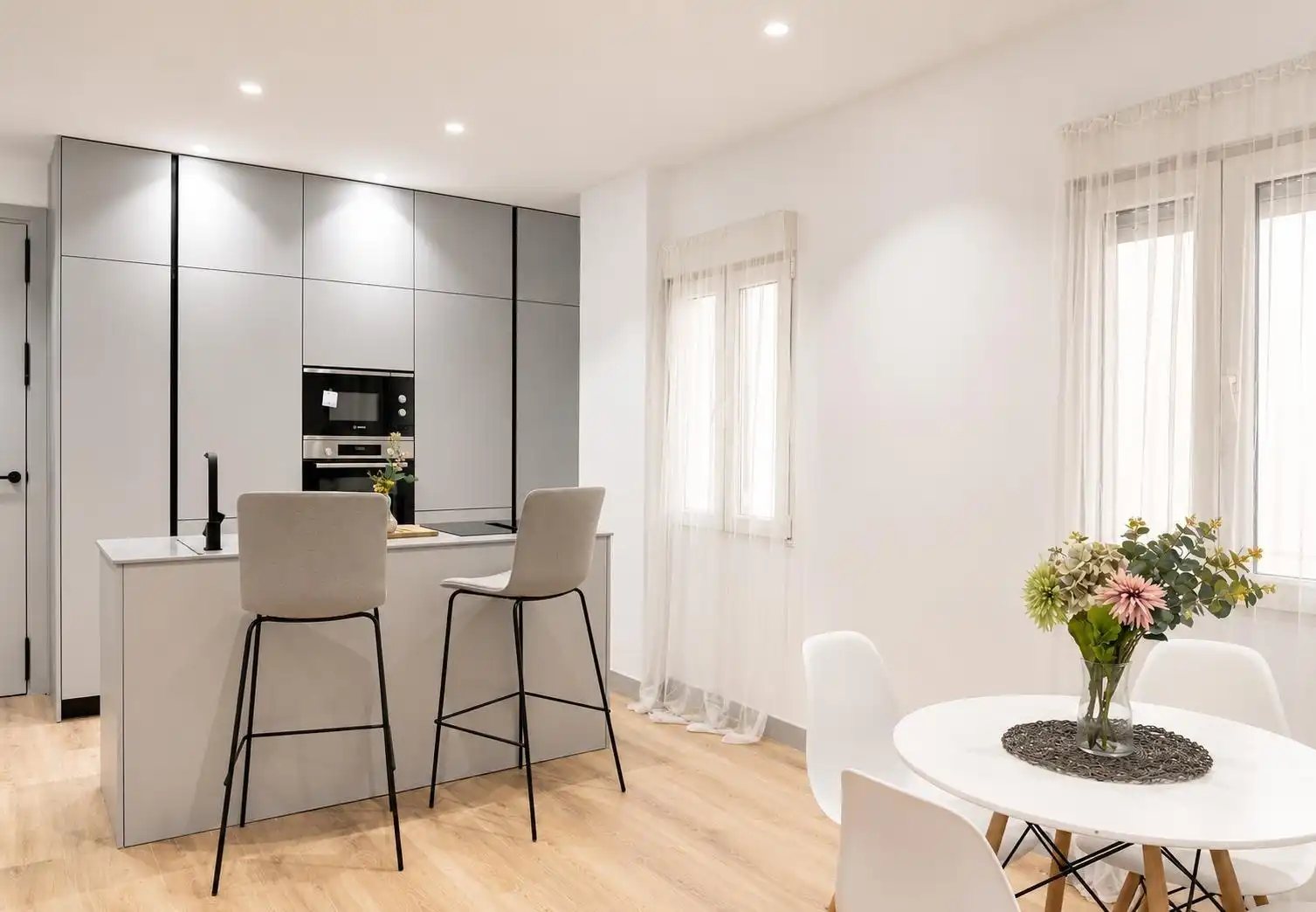 Küche von Wohnung zum Verkauf in Madrid mit Klimaanlage und Heizung
