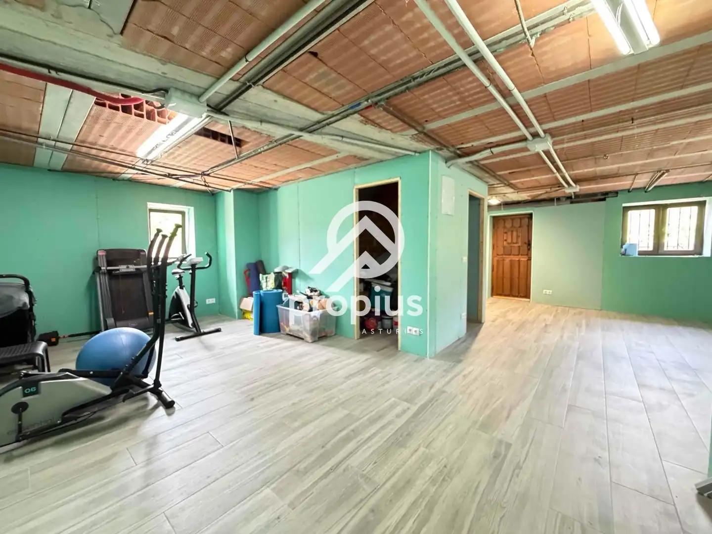 Casa o xalet en venda en Sariego amb Calefacció, Parquet i Traster