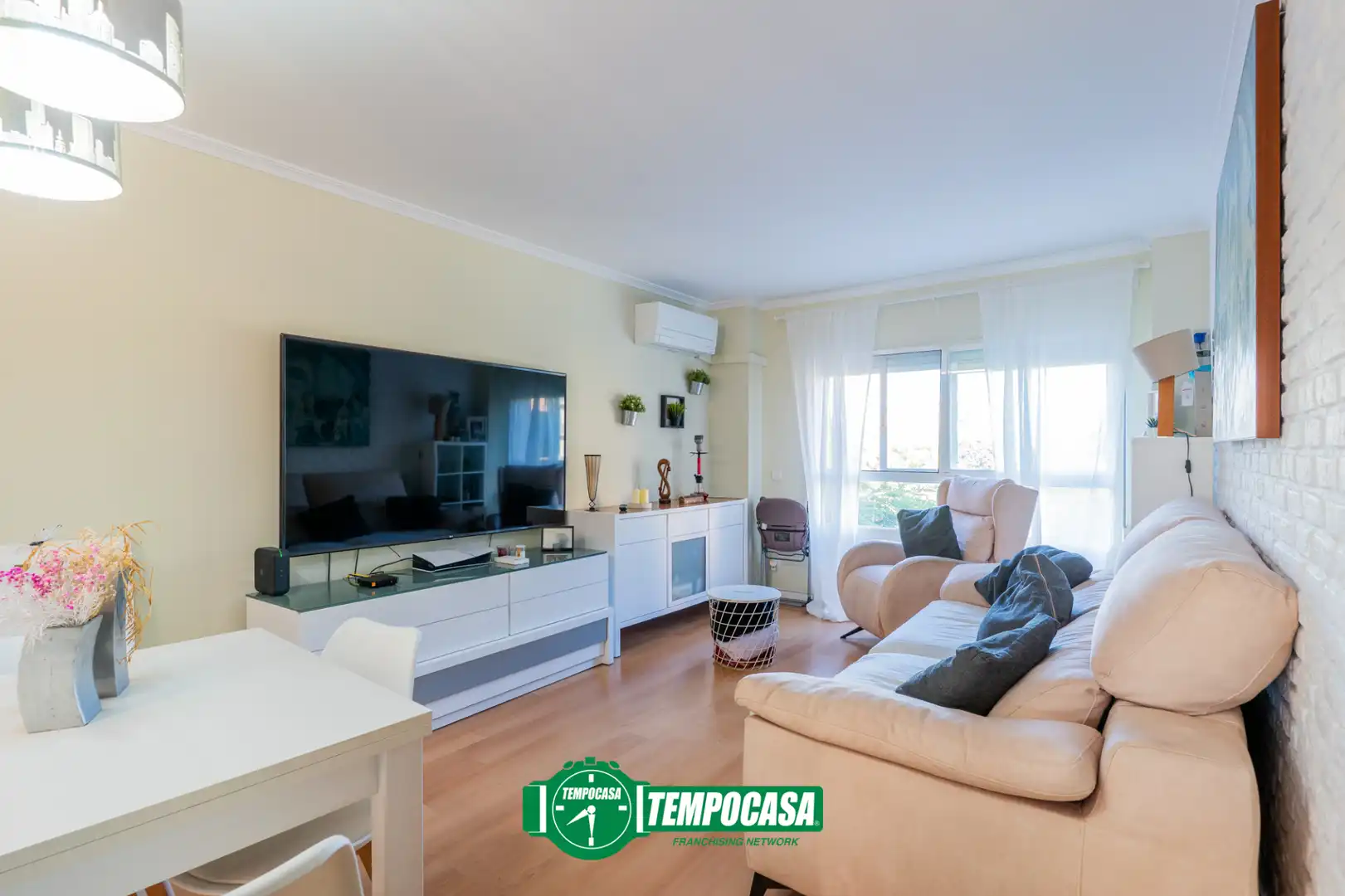 Piso con terraza en venta en Carrer de Fuencaliente 104, imagen 2