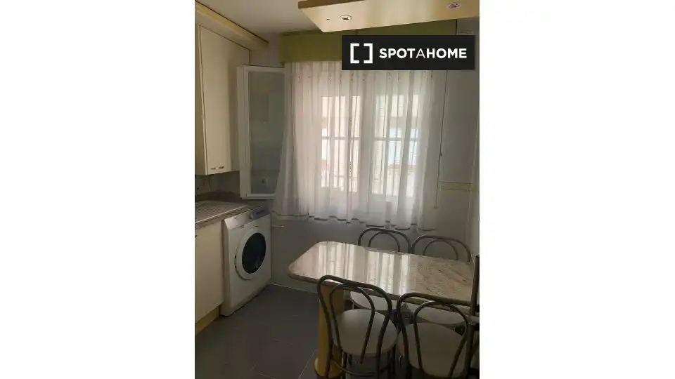 Bedroom of Flat for share in Getafe  with Air Conditioner, Heating and Terrace