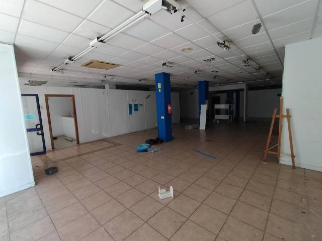 Local comercial en Alquiler en Viñuela - Rescatado