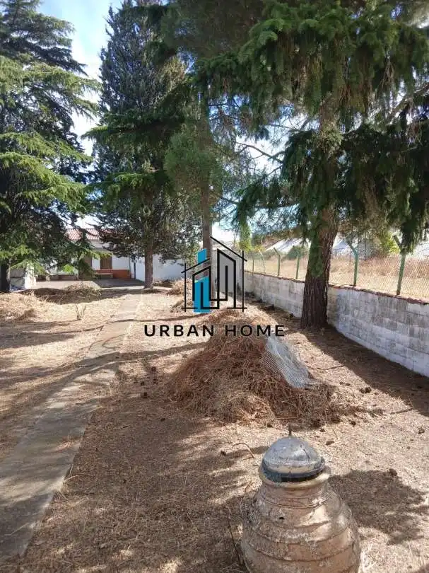 Casa o xalet en venda en León Capital  amb Calefacció i Jardí privat