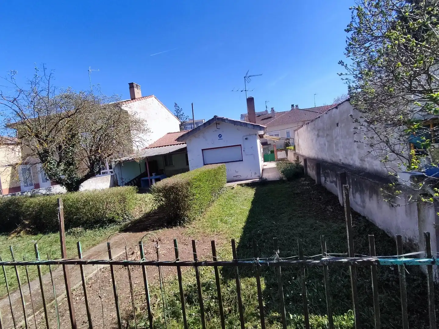 Casa adosada en venda en Burgos amb Calefacció i Jardí privat