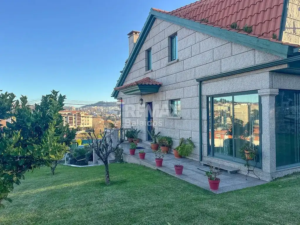 Exterior view of Houses for sale in Vigo   with Heating, Private garden and Parquet flooring