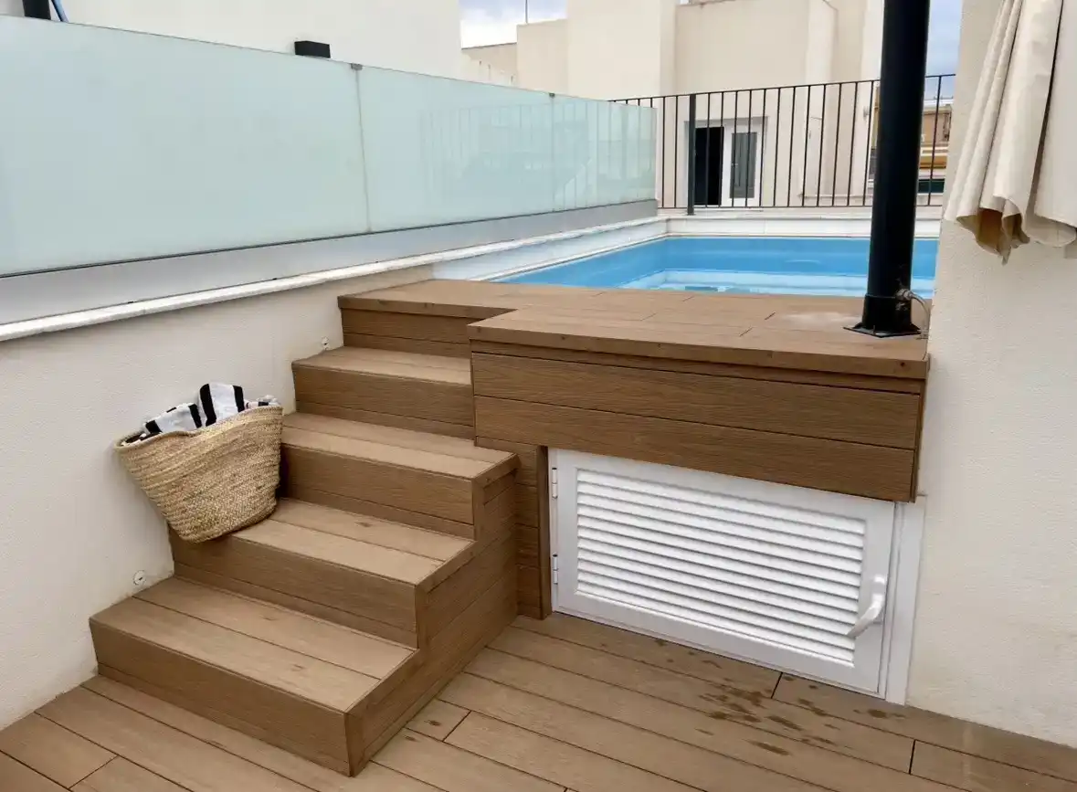 Piscina de Pis en venda en  Sevilla Capital amb Aire condicionat, Piscina i Balcó