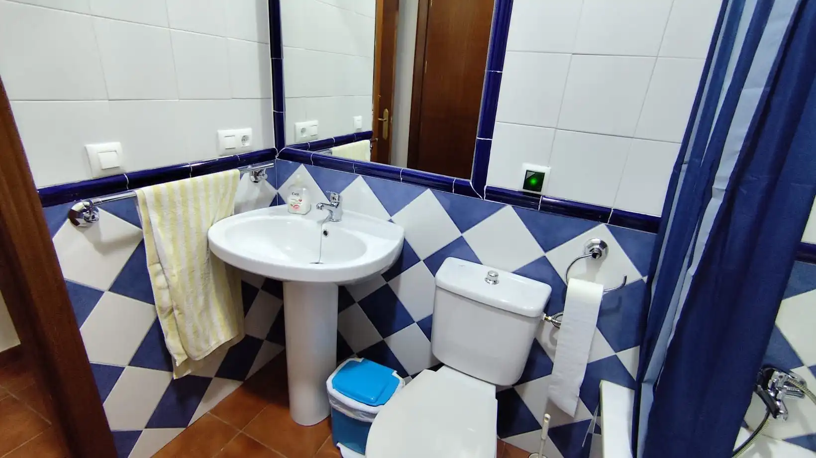 House with garden for sale in El Castillo de las Guardas, imagen 12