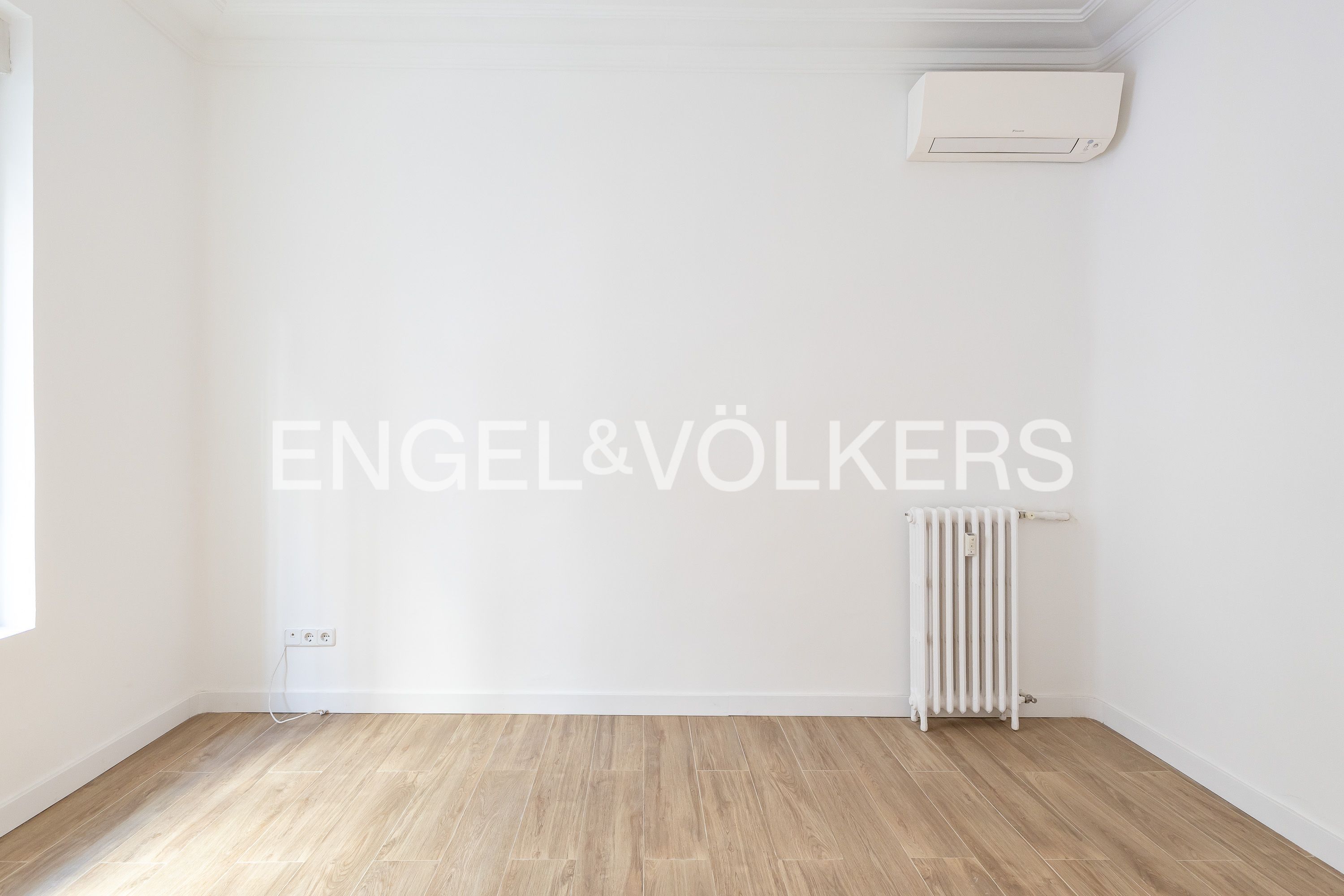 Exterior view of Flat for rent in  Madrid Capital  with Air Conditioner and Heating