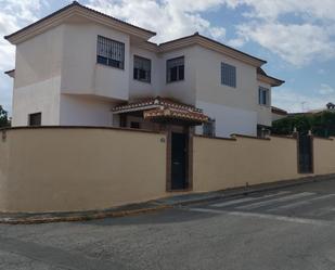 Vista exterior de Casa o xalet de lloguer en Otura amb Aire condicionat i Terrassa