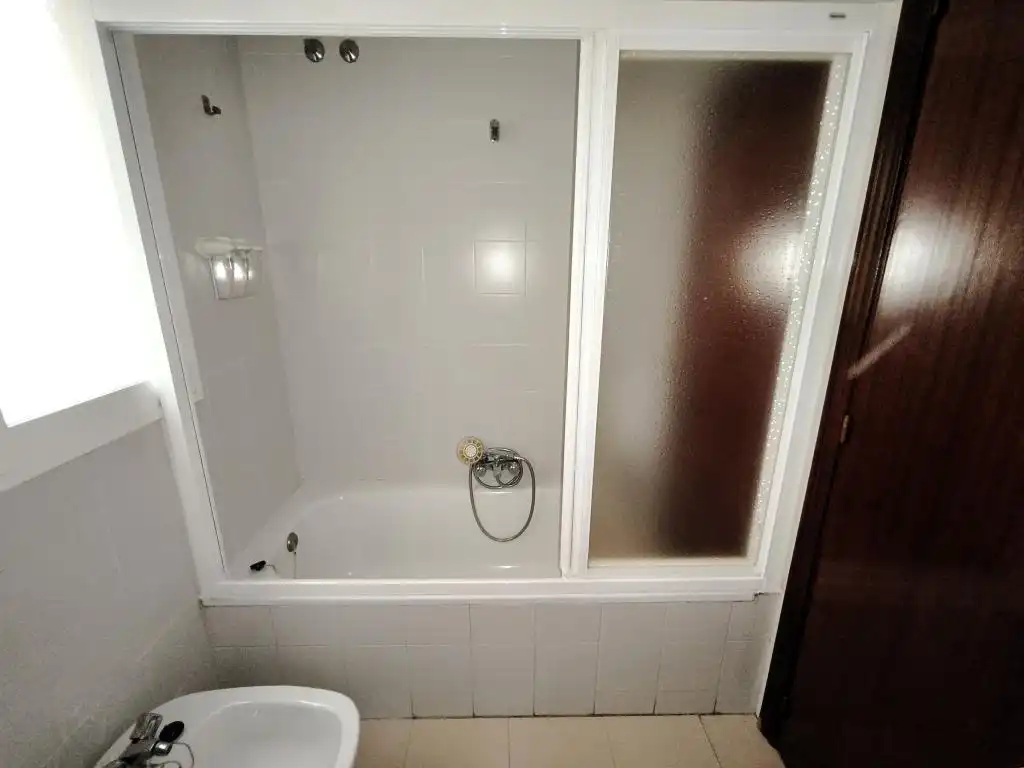Badezimmer von Wohnung zum Verkauf in Madrid mit Heizung und Abstellraum