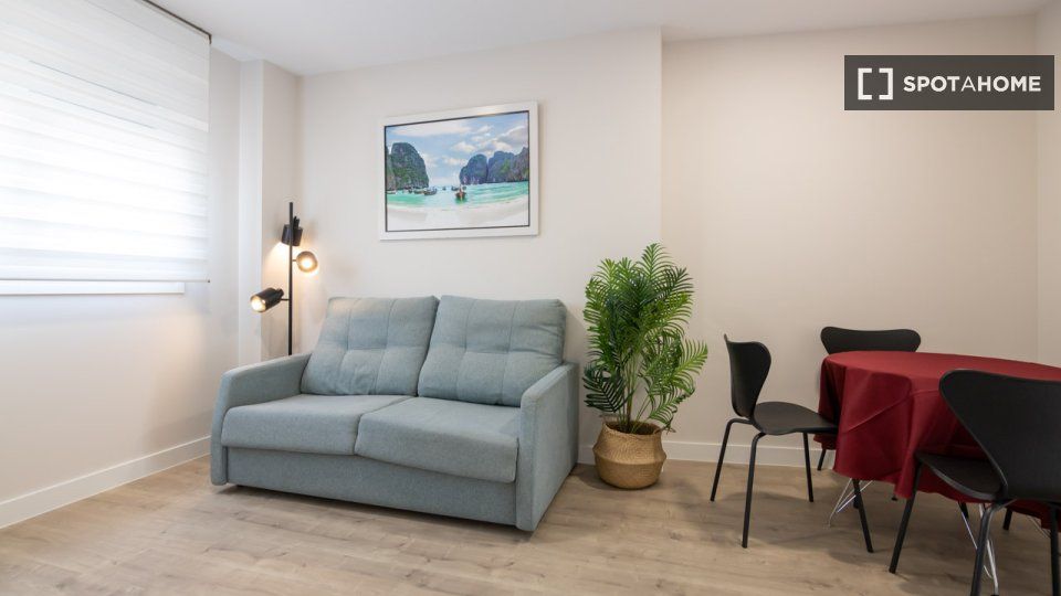 Piso de alquiler en Valdeacederas