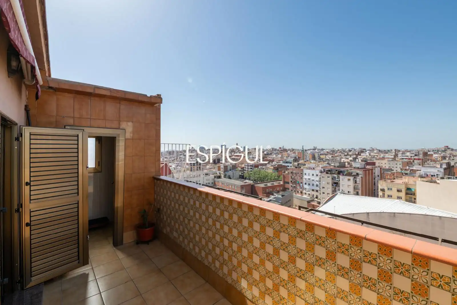 Schlafzimmer von Dachboden zum Verkauf in Barcelona mit Klimaanlage, Heizung und Terrasse