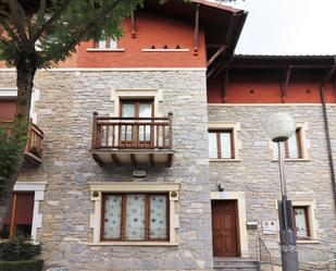 Vista exterior de Casa adosada en venda en Vitoria - Gasteiz amb Calefacció