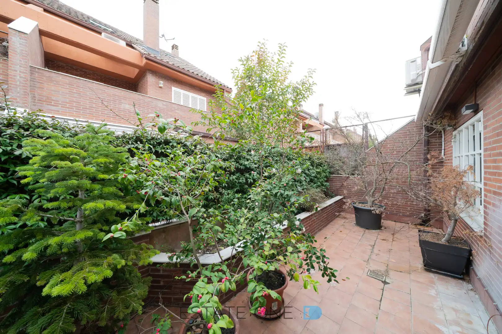 Jardín de Casa adosada en venta en Madrid con Aire acondicionado, Calefacción y Jardín privado