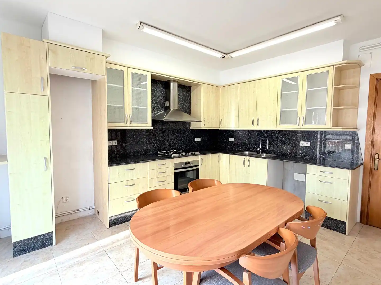 Kitchen of Flat for sale in El Poble Sec