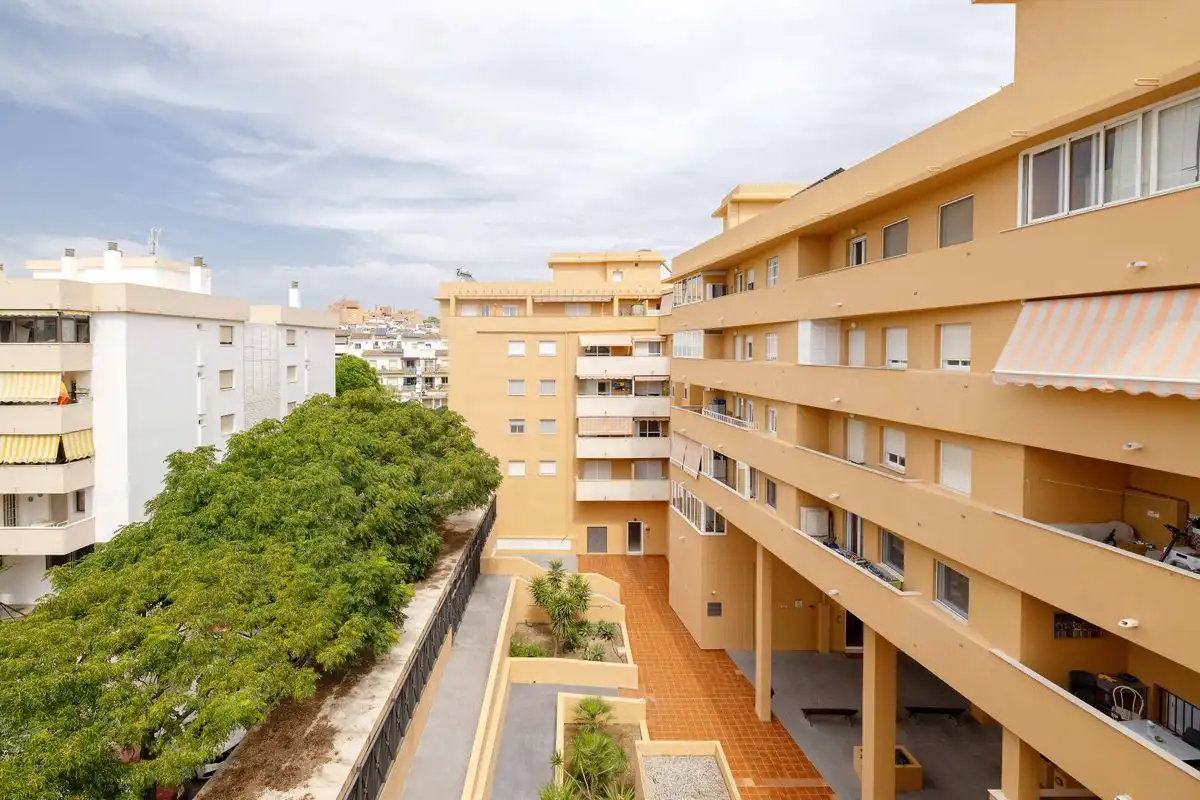Flat with terrace for sale in Calle Grazalema, imagen 25