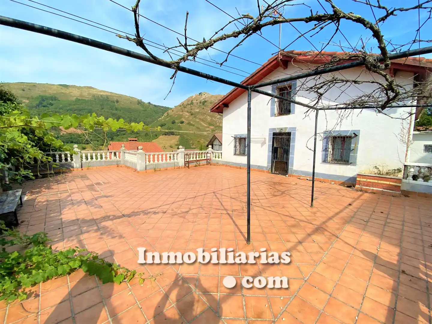 Vista exterior de Finca rústica en venta en Castro-Urdiales con Calefacción, Jardín privado y Terraza