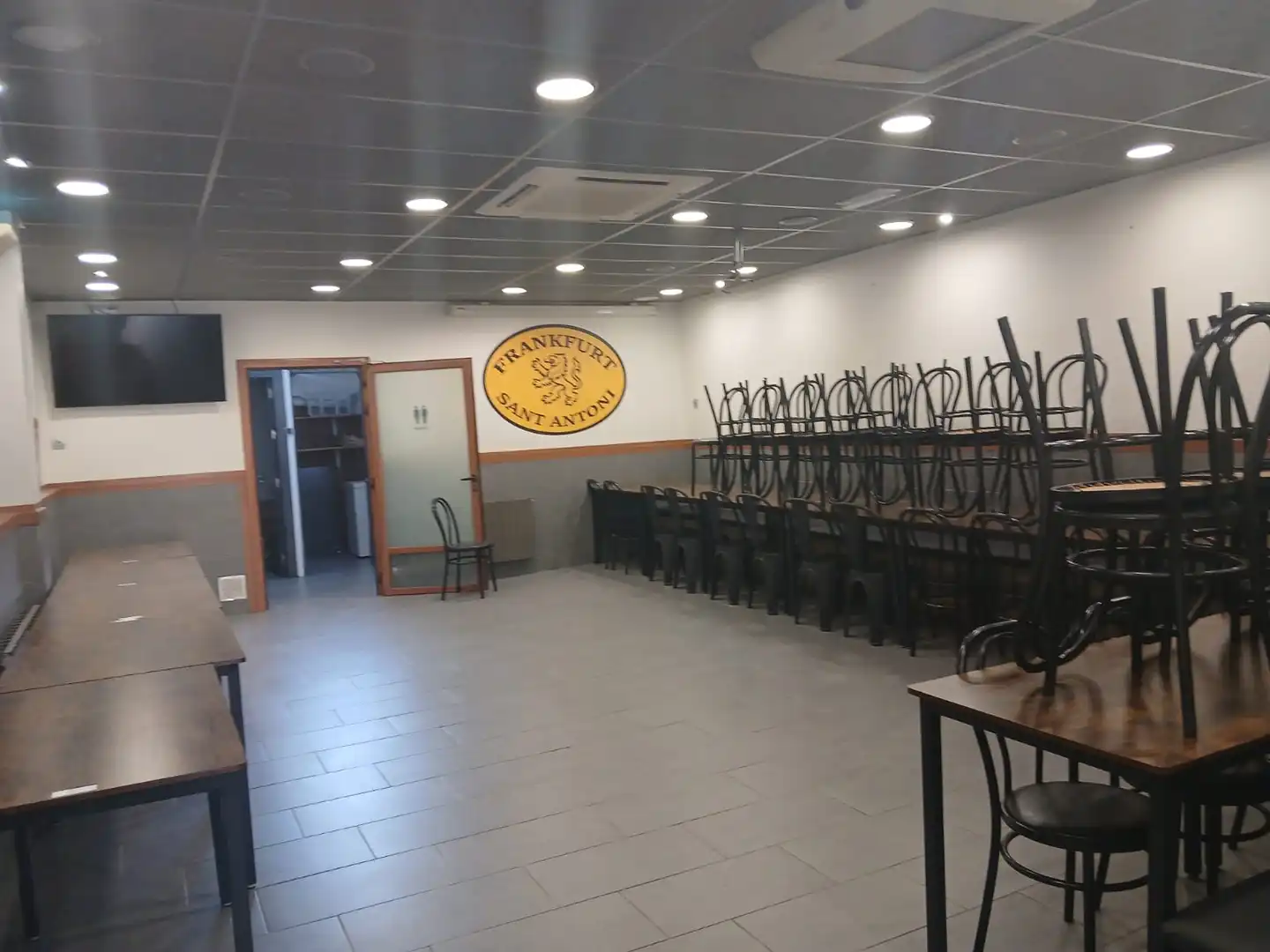 Geschaftsraum zur Miete in Sant Antoni de Vilamajor mit Klimaanlage, Heizung und Möbliert