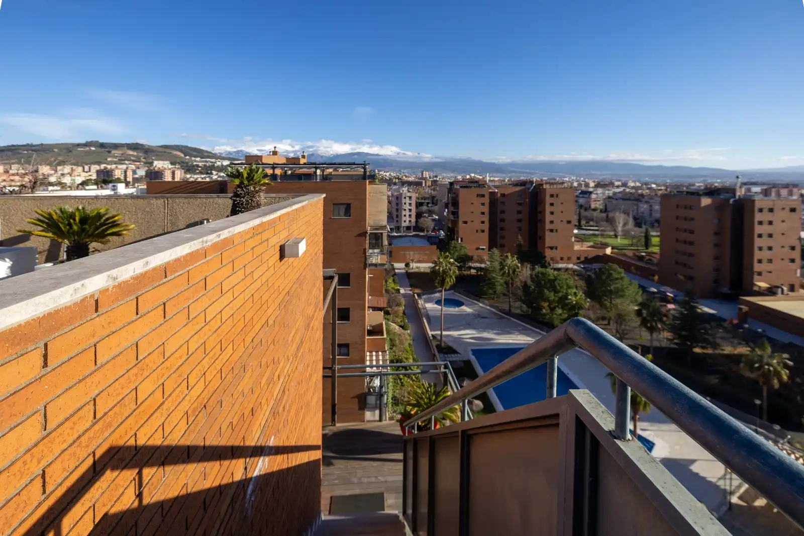 Vista exterior de Ático en venta en Granada con Aire acondicionado, Calefacción y Terraza