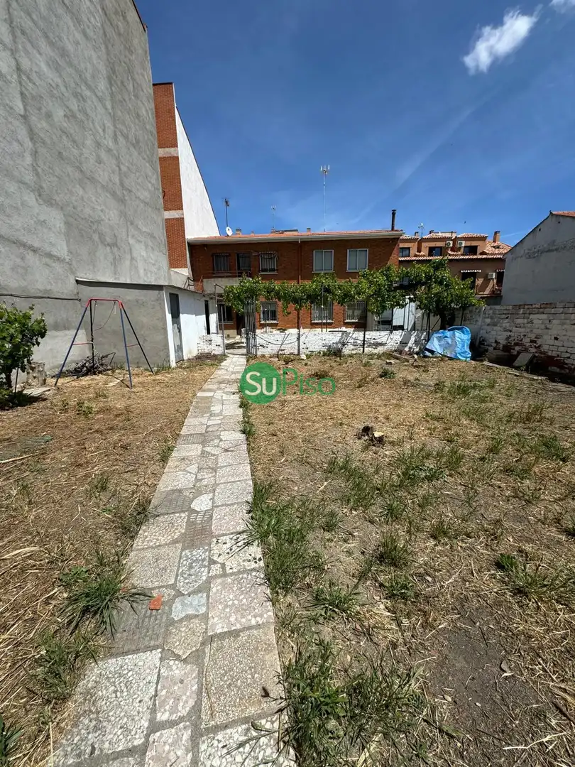 Casa adosada en venta en Avenida Rufino Rubio, 9, Yeles