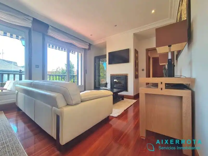 Sala d'estar de Apartament de lloguer en Getxo  amb Calefacció, Terrassa i Traster