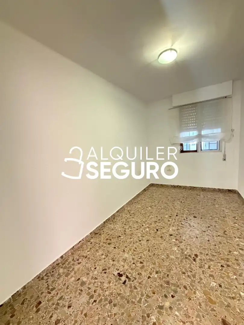 Flat with lift to rent in Ronda Magdalena, imagen 2