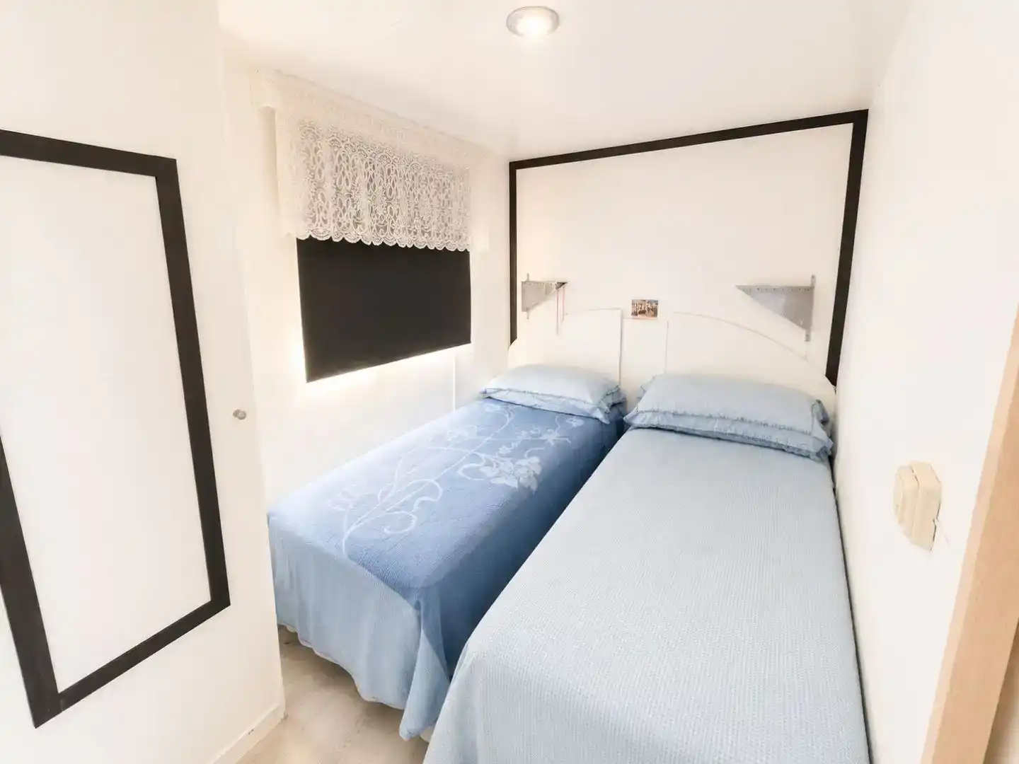 Dormitori de Finca rústica en venda en Castiello de Jaca amb Aire condicionat, Piscina i Moblat