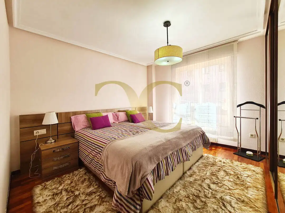 Bedroom of Apartments for sale in Oviedo   with Heating and Furnished