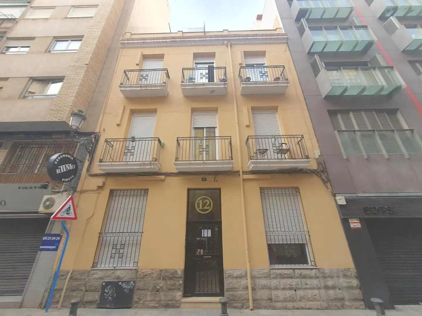 Vista exterior de Edifici en venda en Alicante / Alacant