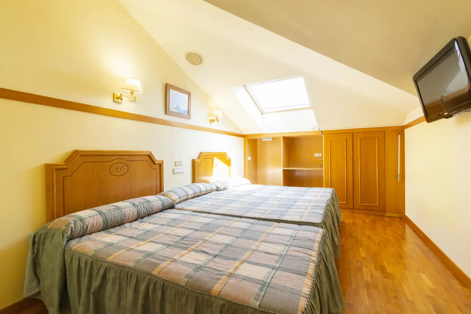 Habitación de Edificio en venta en Cavia