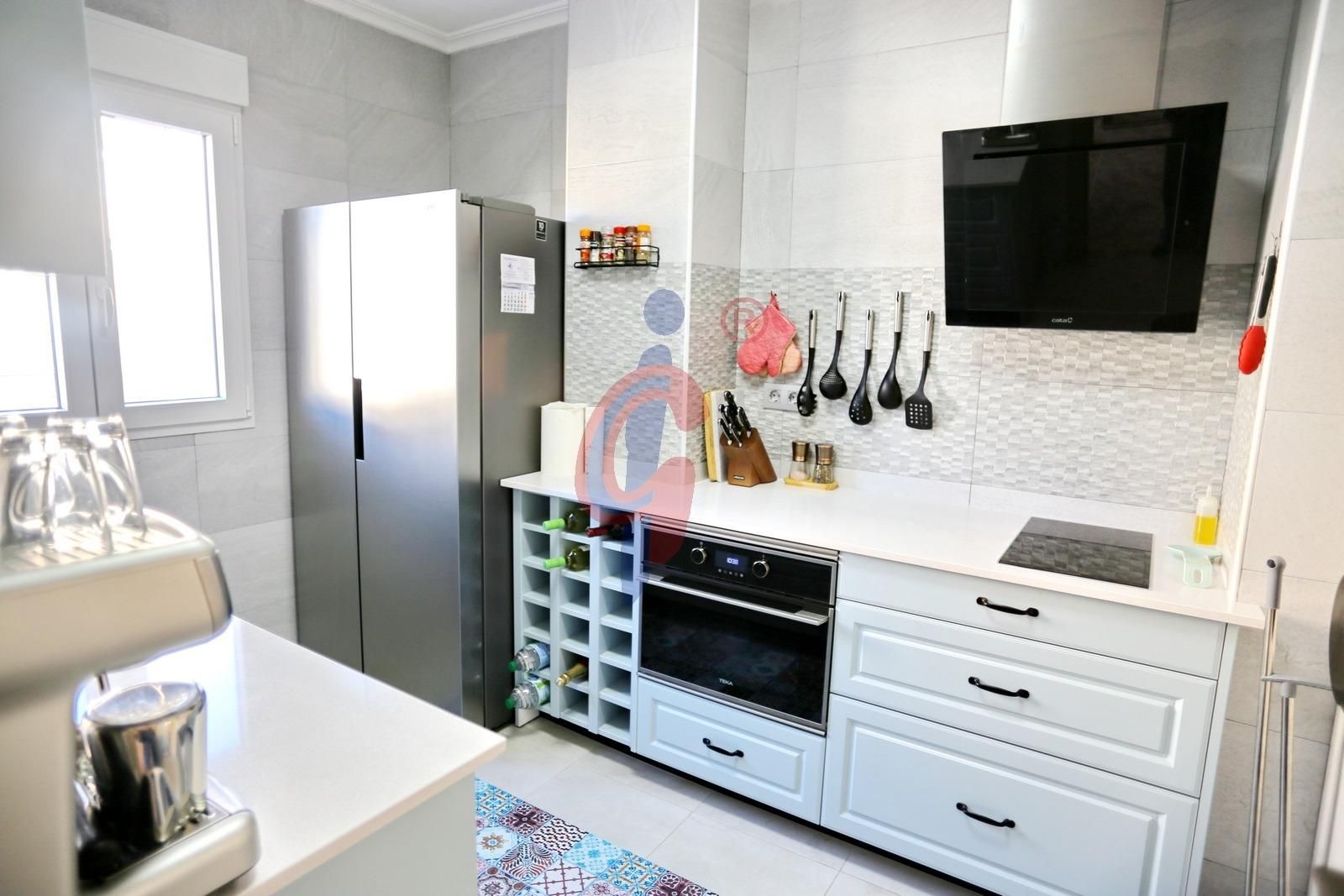 Cuina de Apartament en venda en Guardamar del Segura amb Aire condicionat i Terrassa