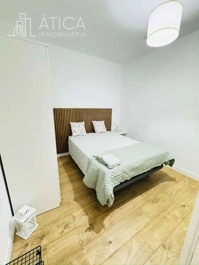 Dormitori de Apartament de lloguer en Salamanca amb Aire condicionat, Calefacció i Moblat