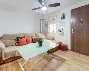 Sala d'estar de Casa adosada en venda en Alozaina amb Terrassa