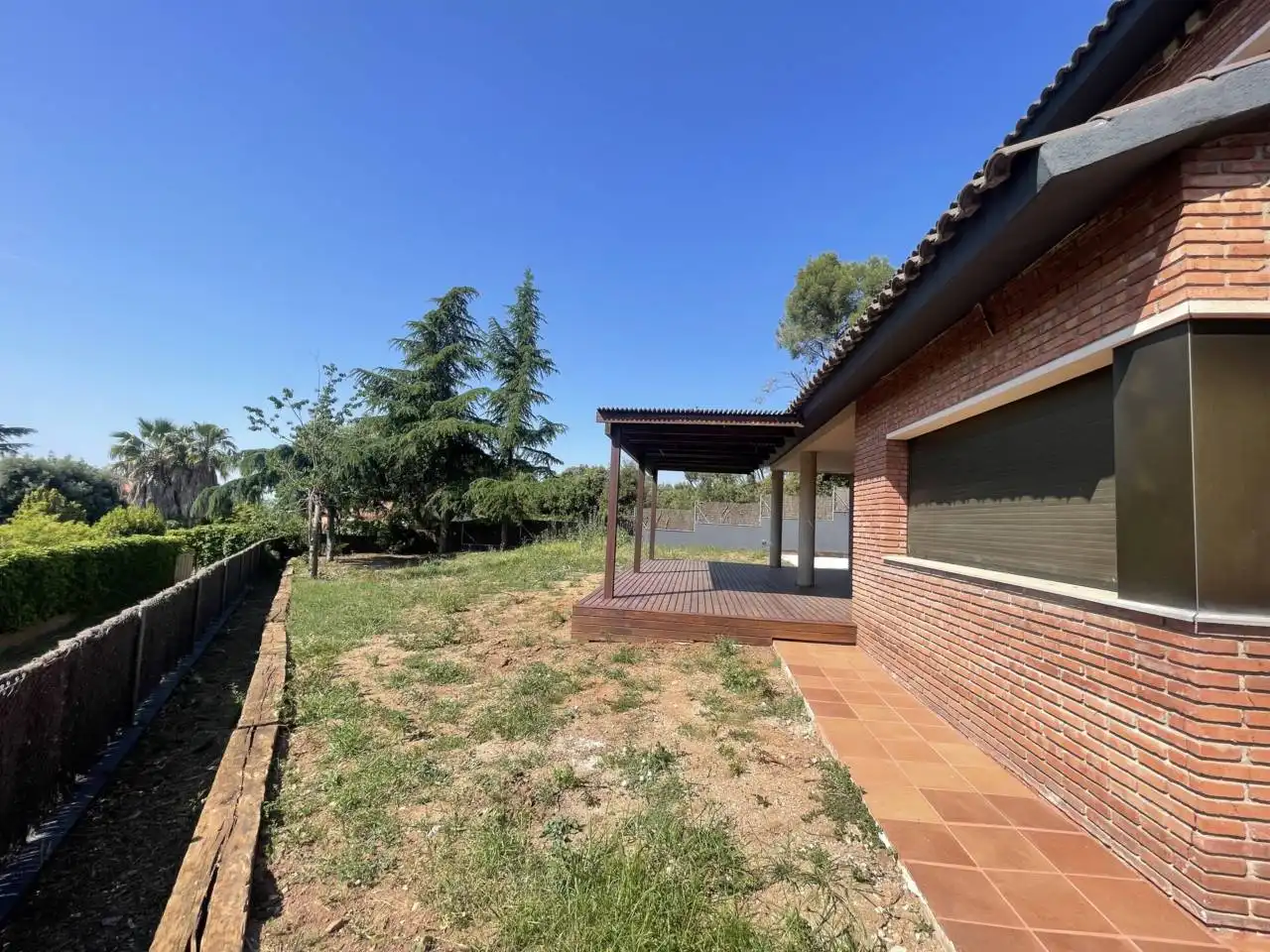 Vista exterior de Casa o xalet de lloguer en Matadepera amb Calefacció, Jardí privat i Terrassa