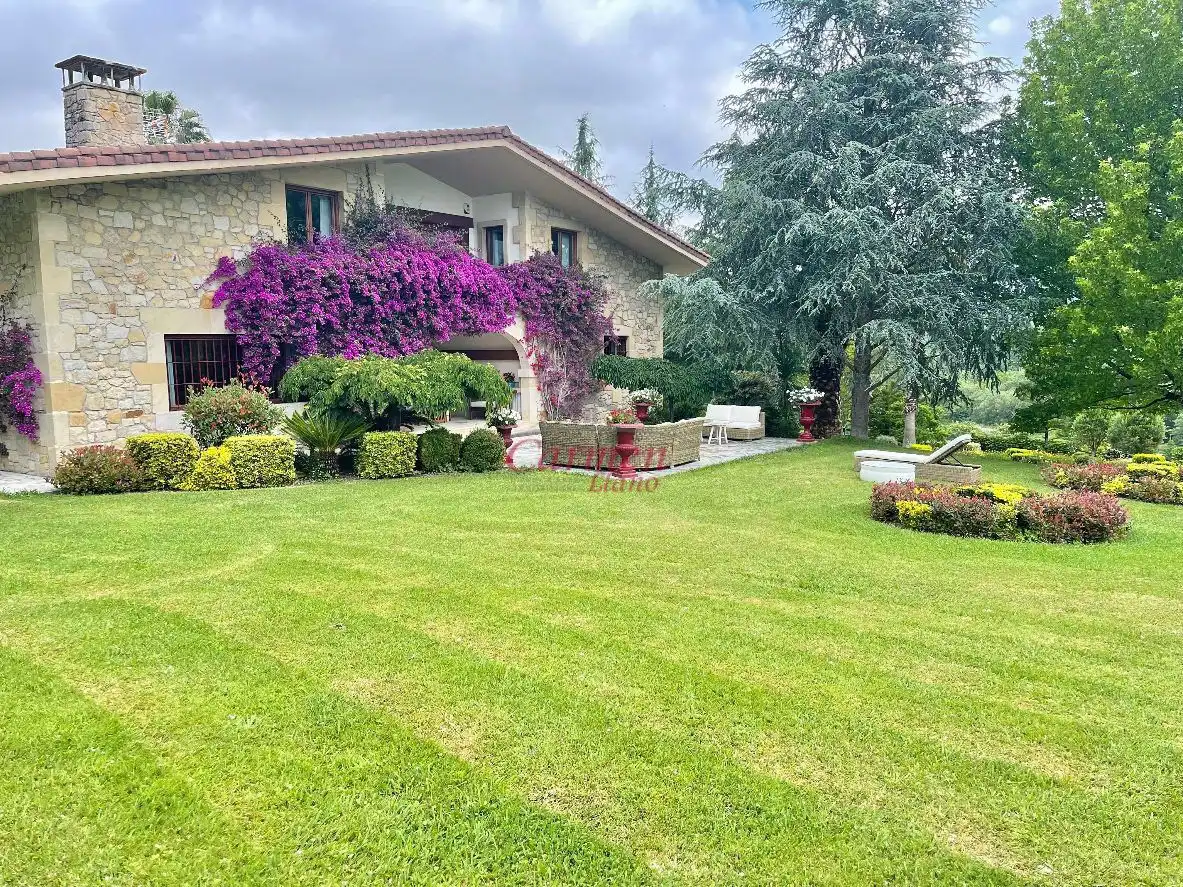 Jardín de Casa o chalet en venta en Loiu con Jardín privado, Terraza y Trastero