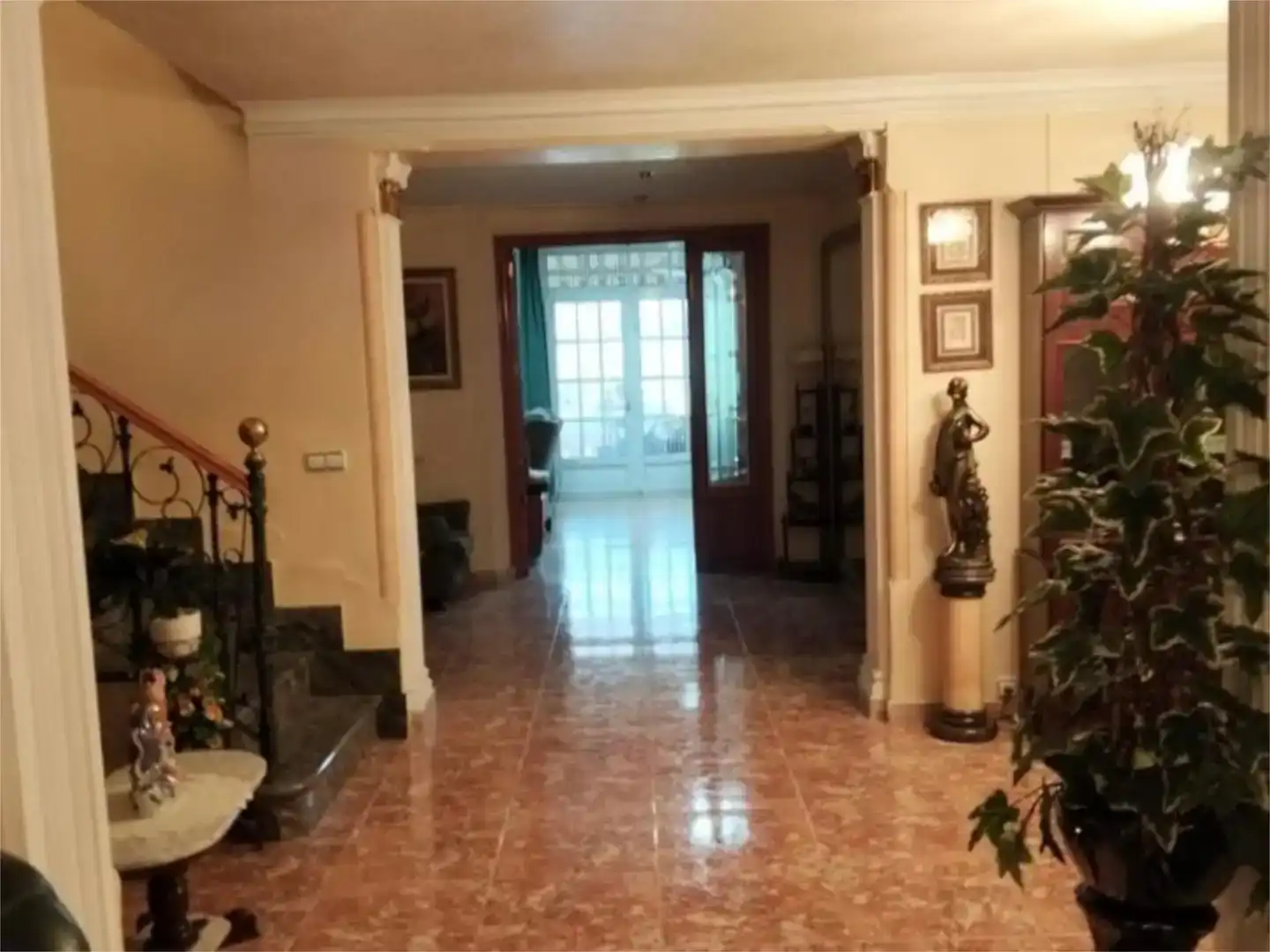 Flat for sale in Otos  with Air Conditioner, Private garden and Storage room