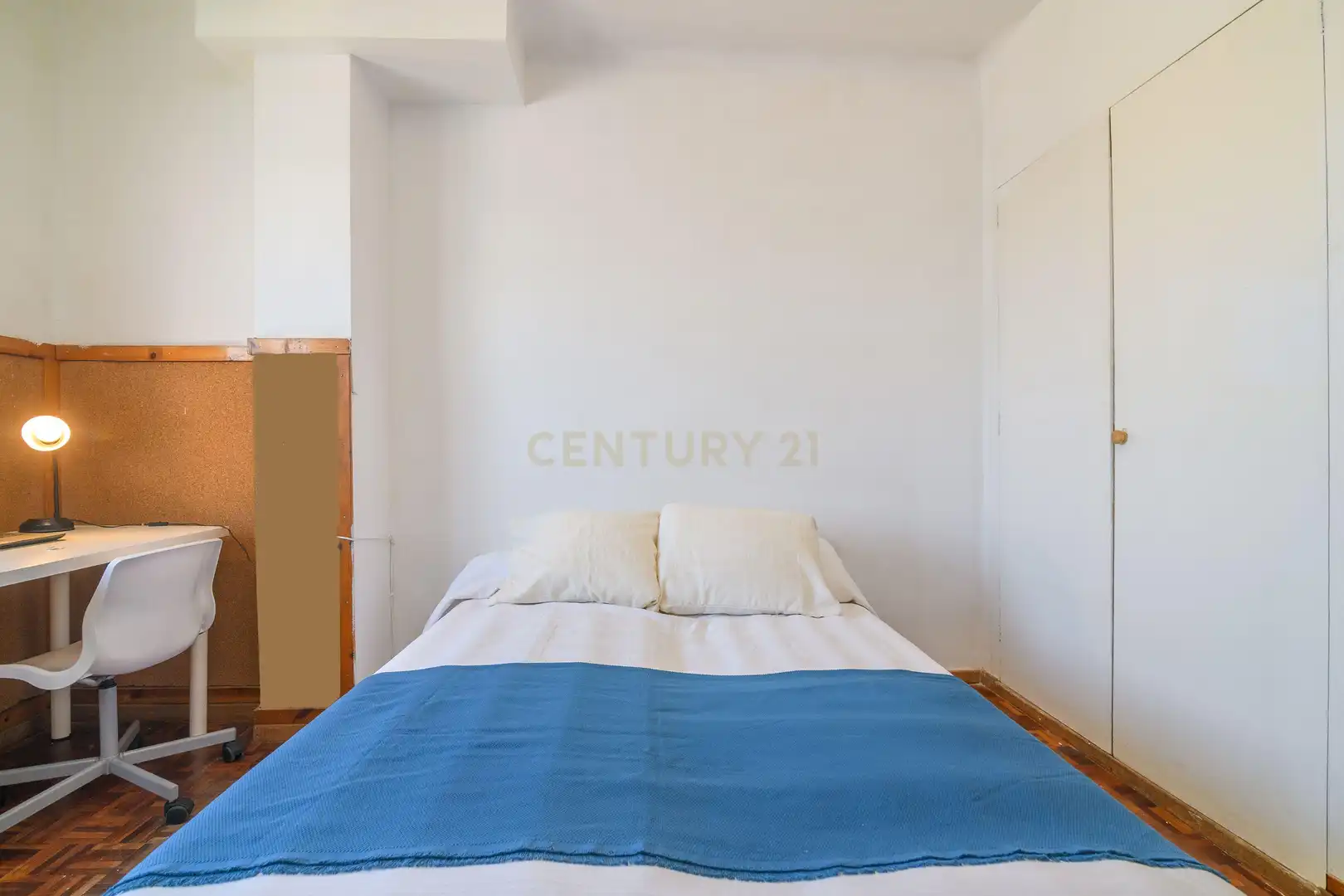 Schlafzimmer von Wohnung zum Verkauf in Barcelona mit Klimaanlage, Ofen und Mikrowelle