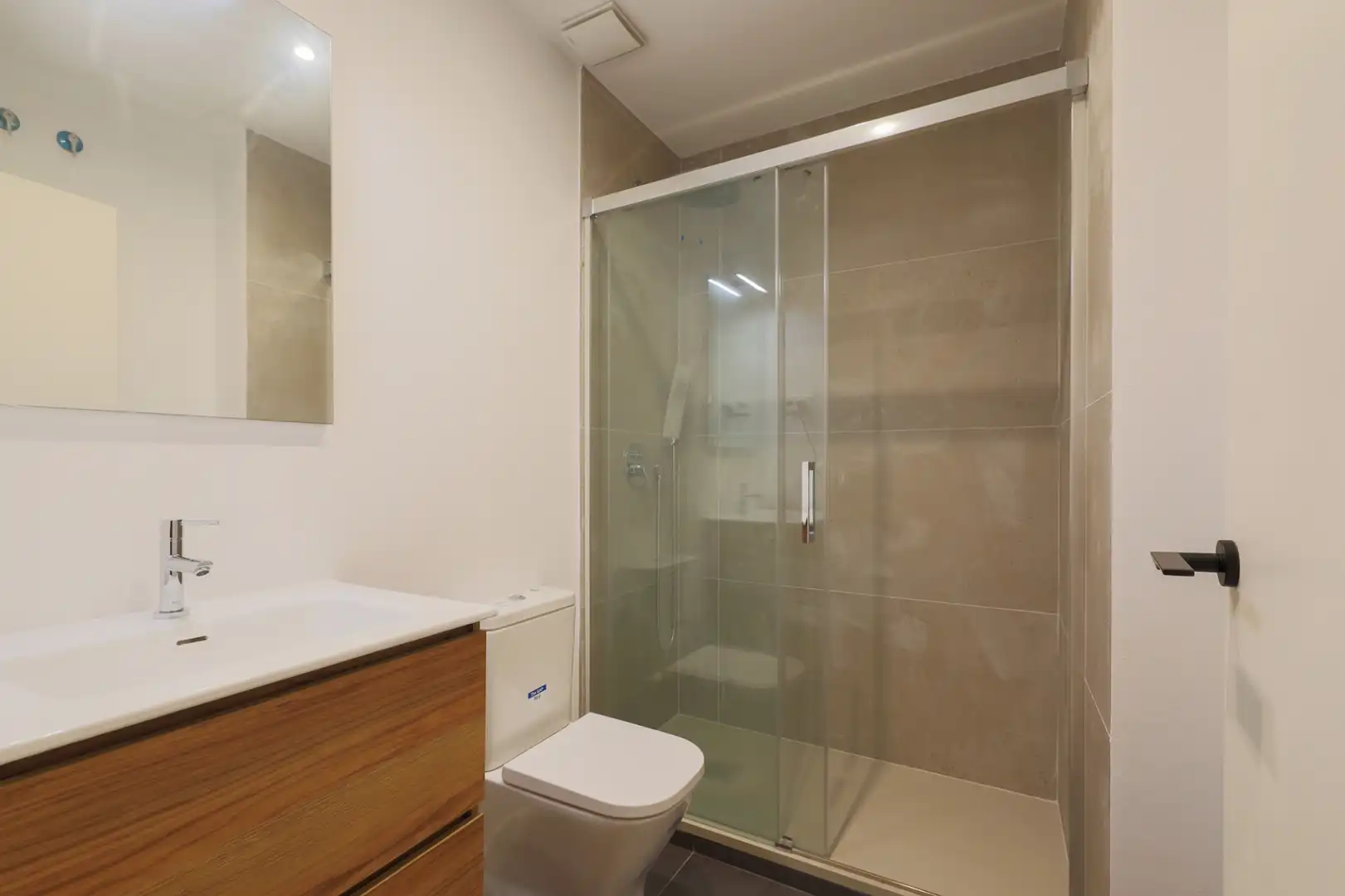 Baño de Planta baja en venta en Badalona con Aire acondicionado, Calefacción y Parquet