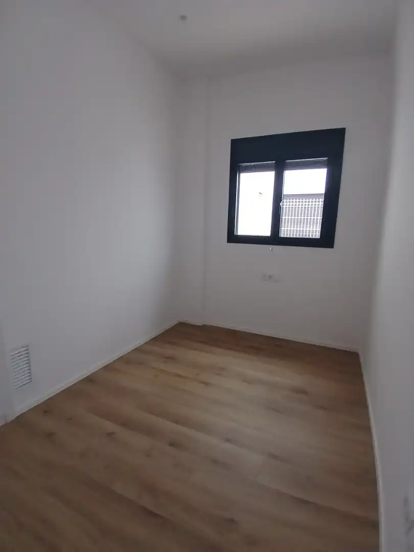Schlafzimmer von Wohnung zur Miete in Tarragona mit Klimaanlage, Heizung und Parkett