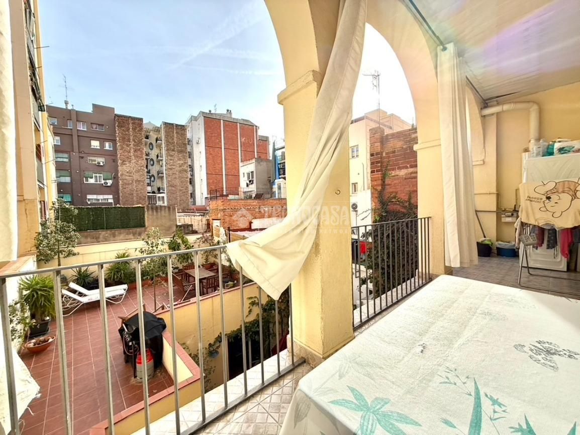 Flat for sale in Hostafrancs