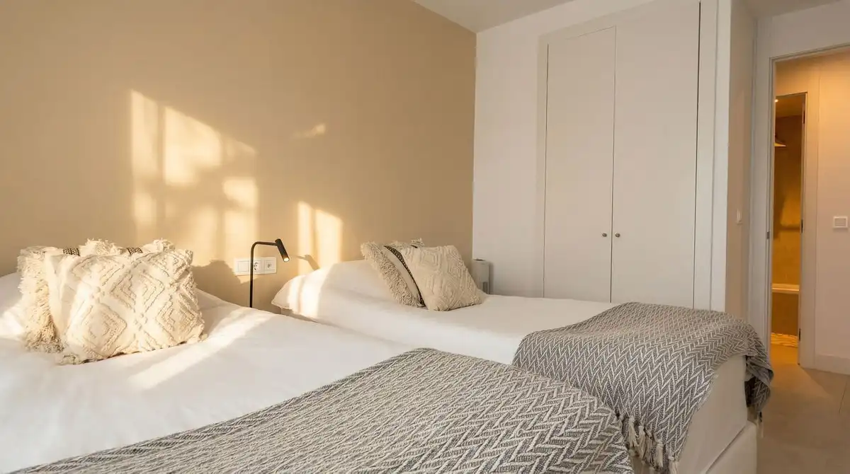 Habitación de Dúplex en venta en Marbella con Aire acondicionado, Terraza y Trastero