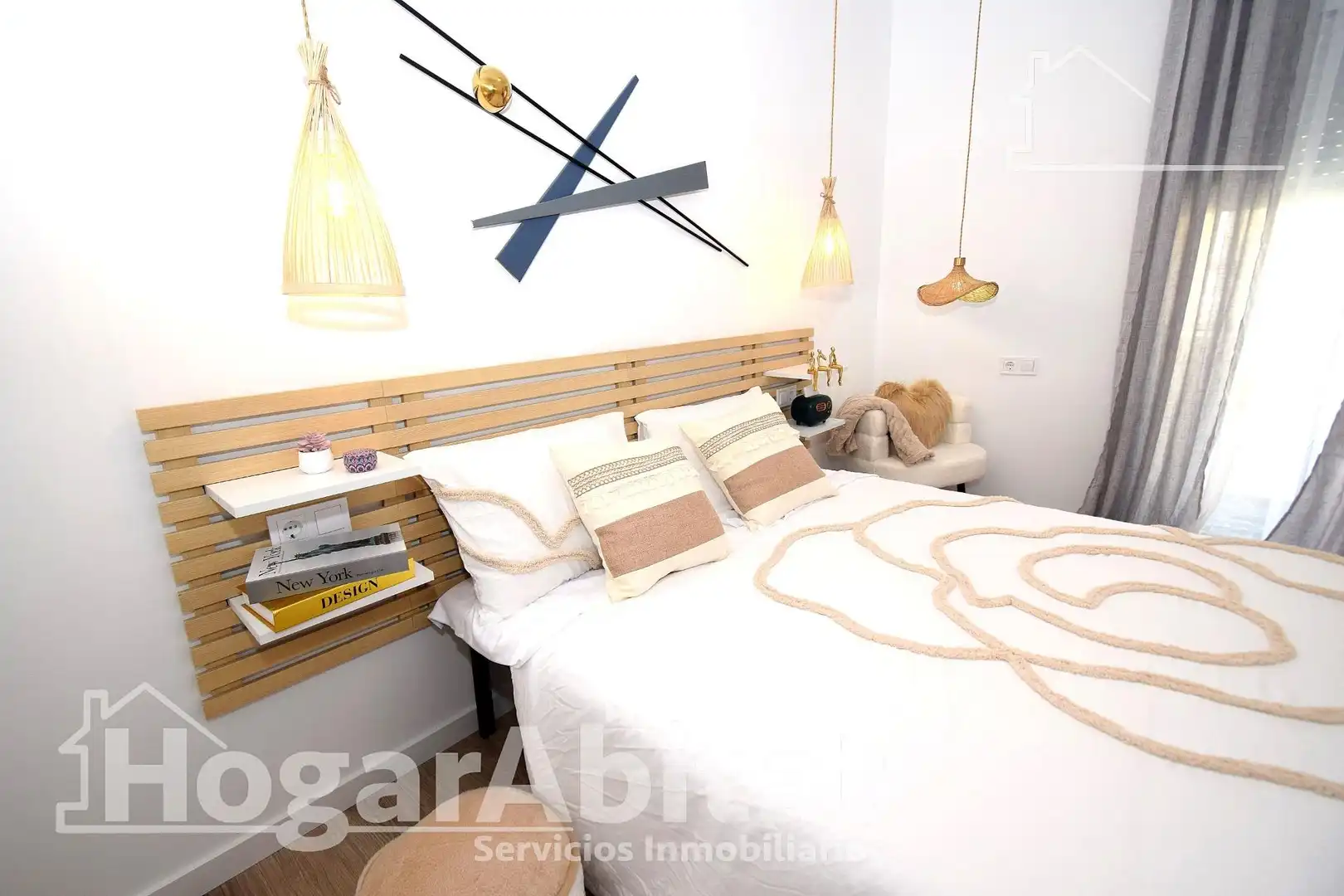 Bedroom of Attic for sale in Picassent  with Parquet flooring, Terrace and Furnished
