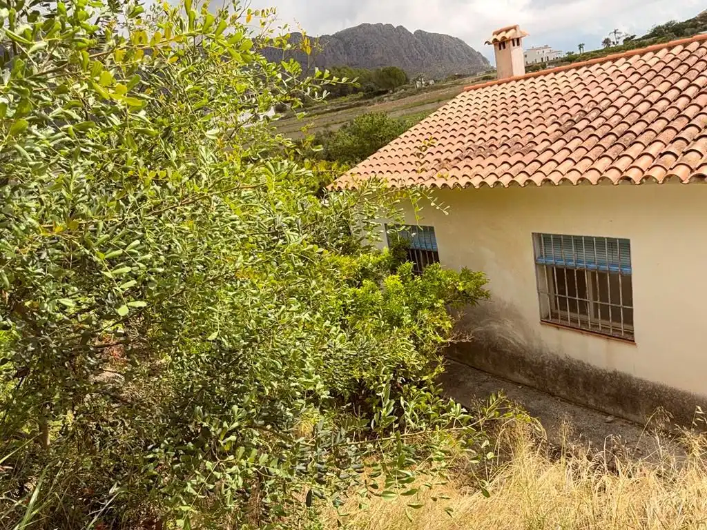 Vista exterior de Finca rústica en venda en Sanet y Negrals amb Calefacció i Jardí privat