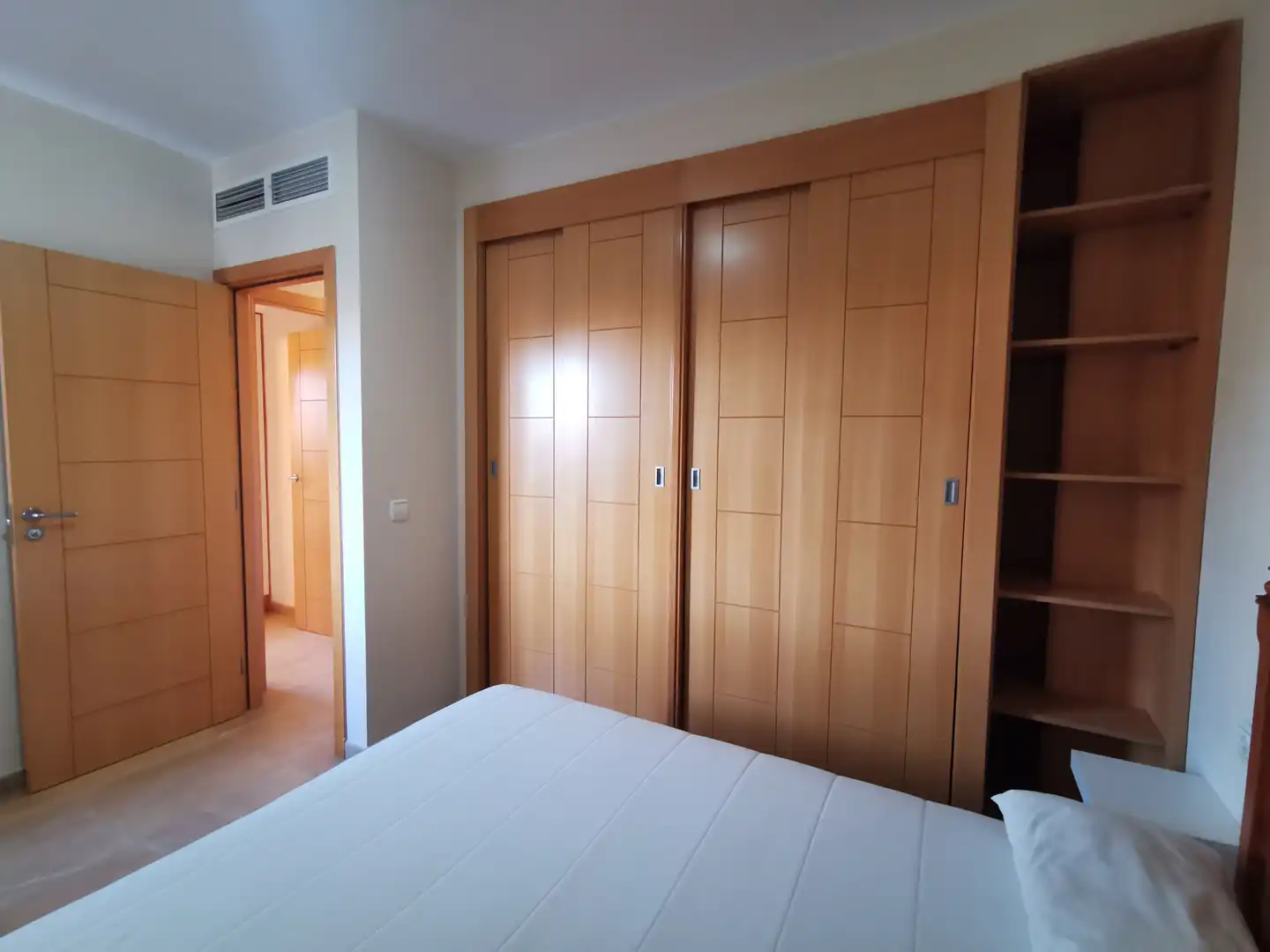 Schlafzimmer von Wohnung zur Miete in Málaga mit Klimaanlage, Heizung und Möbliert