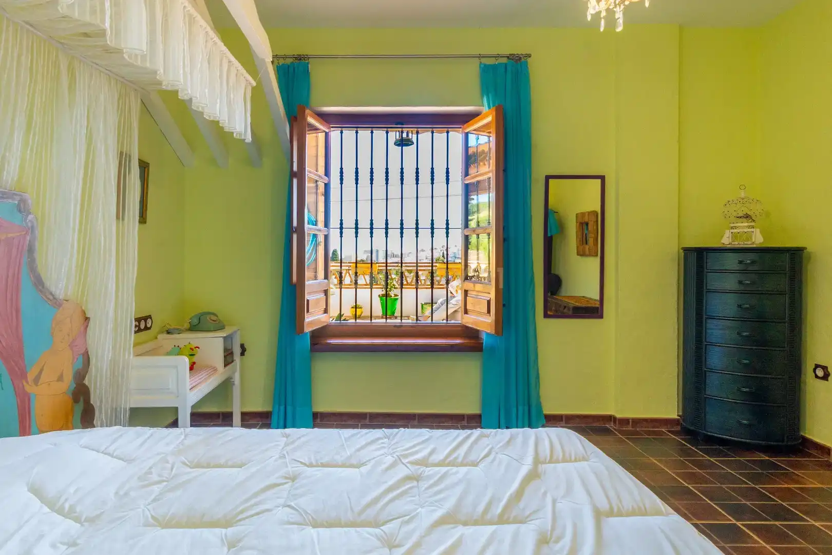 Habitación de Casa o chalet en venta en Torremolinos con Aire acondicionado, Jardín privado y Trastero