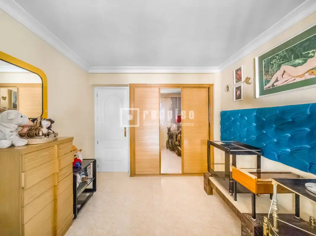 Piso en venta en del Poeta Blas de Otero, Ventas