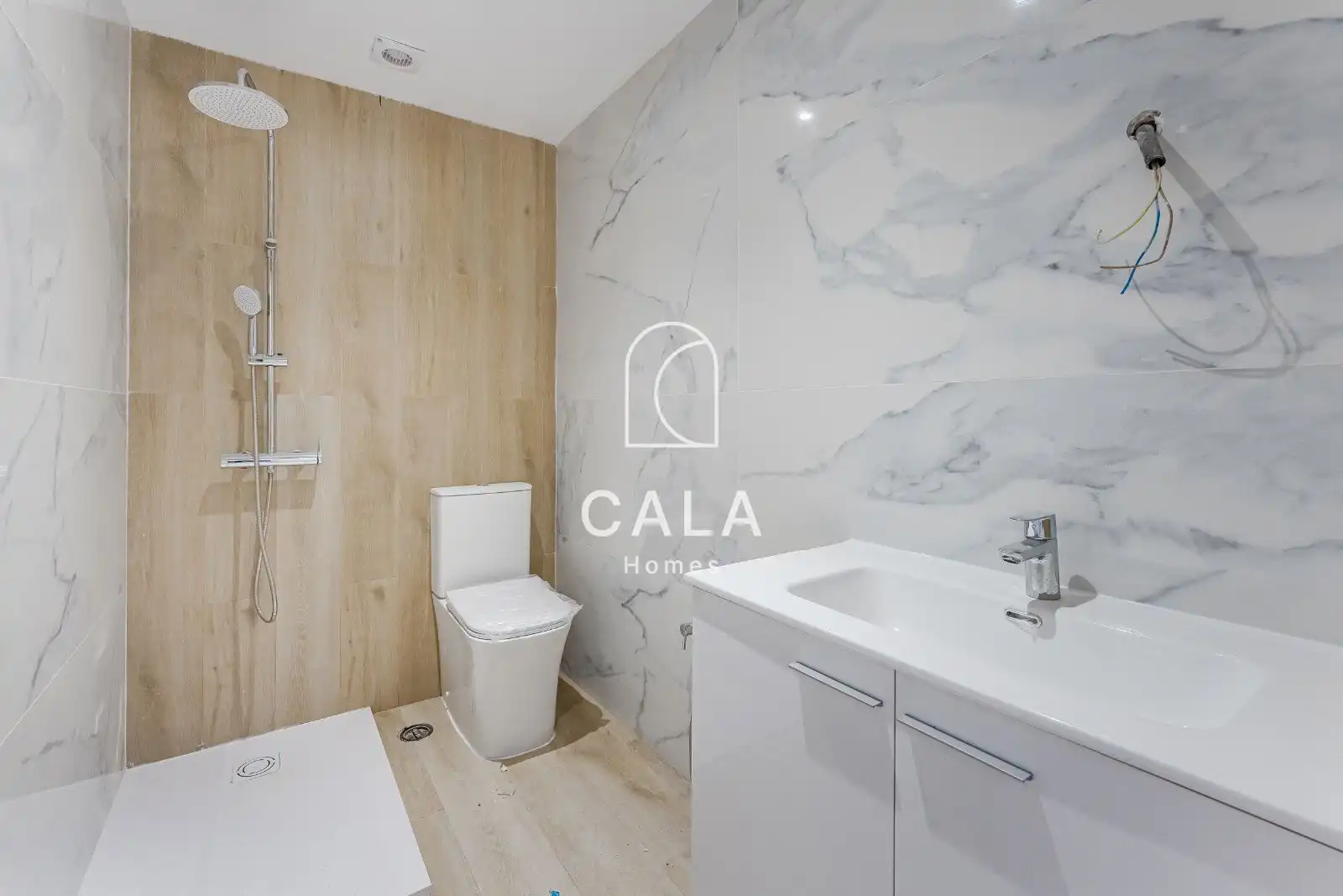 Badezimmer von Wohnung zum Verkauf in Guía de Isora mit Klimaanlage, Heizung und Terrasse