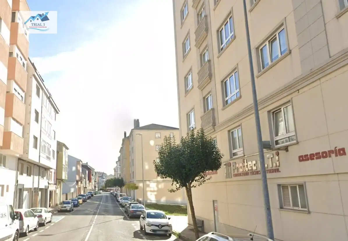 Vista exterior de Oficina en venta en Lugo